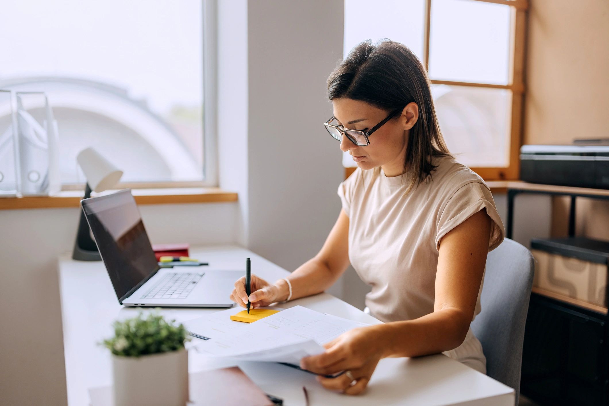 modern social media marketing workspace